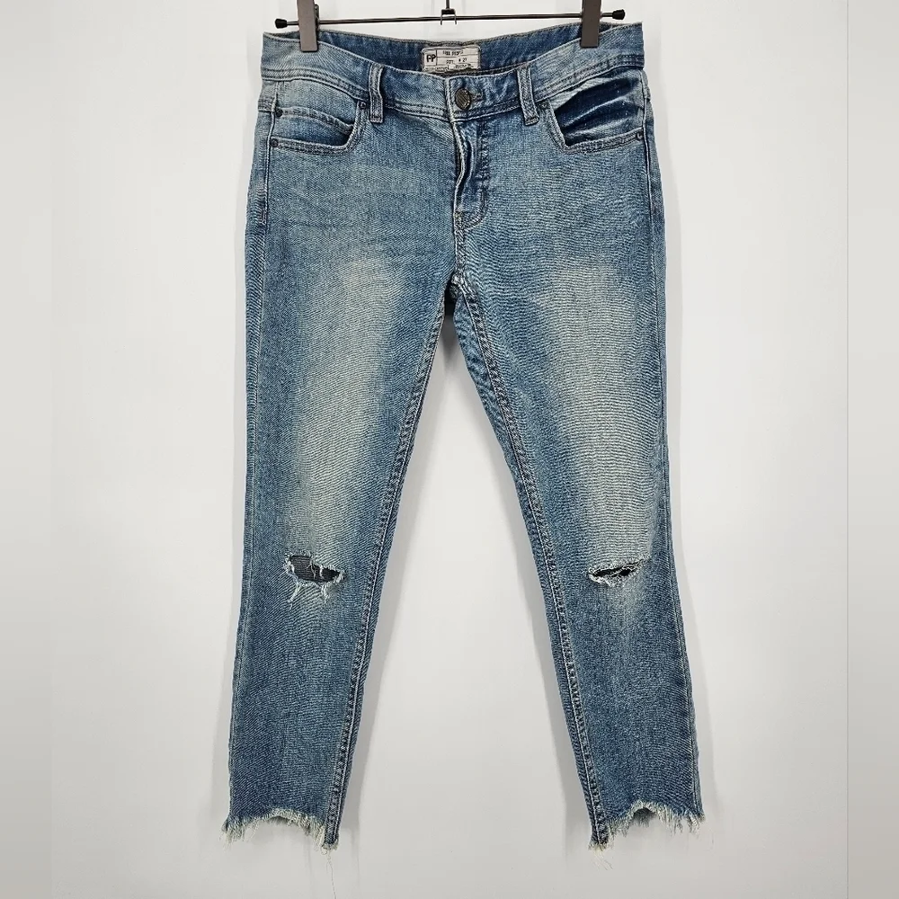 Free People Distressed Skinny Jeans Raw Hem Busted Knee Size‎ 27